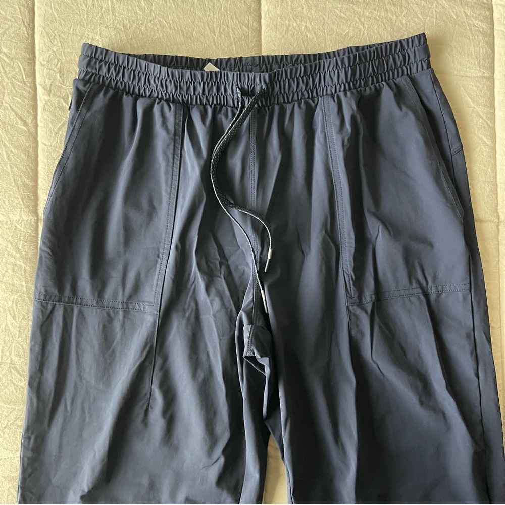 Fabletics Like New Navy Joggers Size Medium Lightweight - Picture 2 of 6